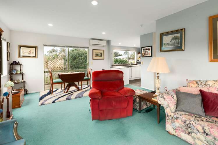 6/11 Bradley Street_5
