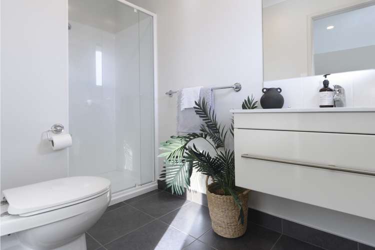 10 Bathurst Crescent Pyes Pa_9