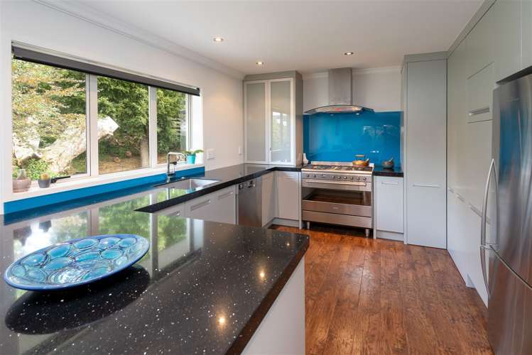 7 Paisley Street Mellons Bay_3