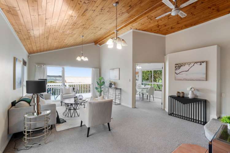 2/154 Sunset Road Unsworth Heights_1