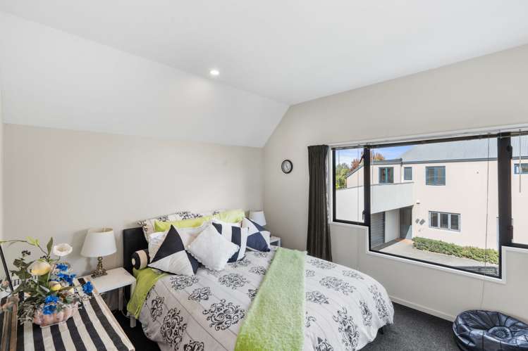 2/128b Mcfaddens Road Saint Albans_8