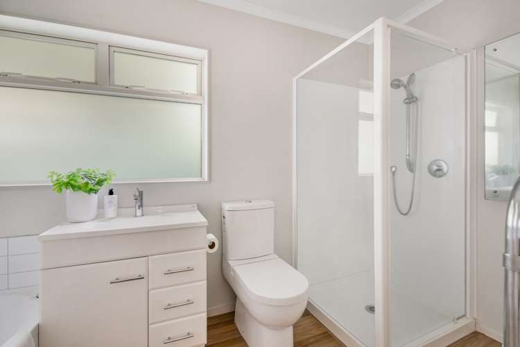 10a Centreway Road Orewa_12