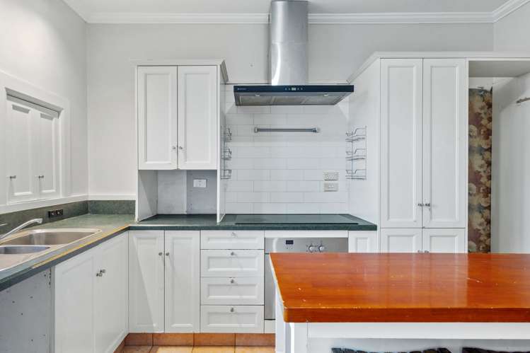 8 Annandale Avenue Takaro_12