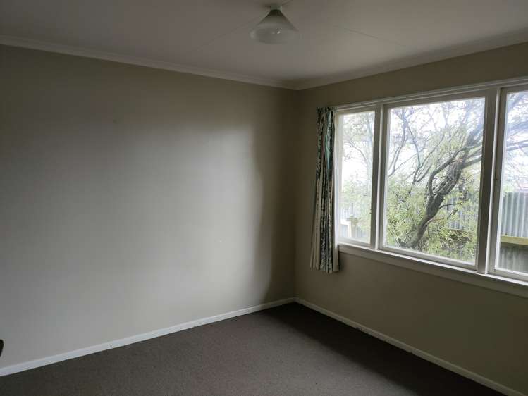 146 Edinburgh Crescent Waikiwi_3