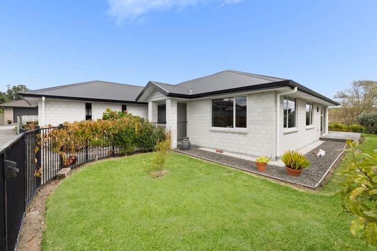 208 Hollister Lane Ohauiti_1