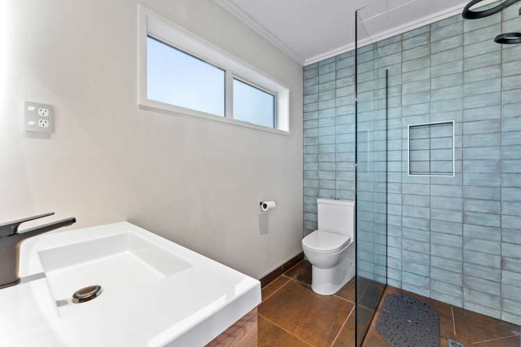 8 Waititiro Rise Stanmore Bay_23