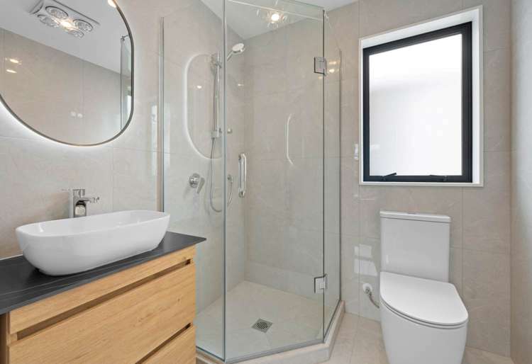 2/114 Cascades Road Pakuranga Heights_9