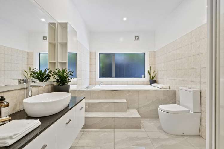 9 Inverell Way Seatoun_15