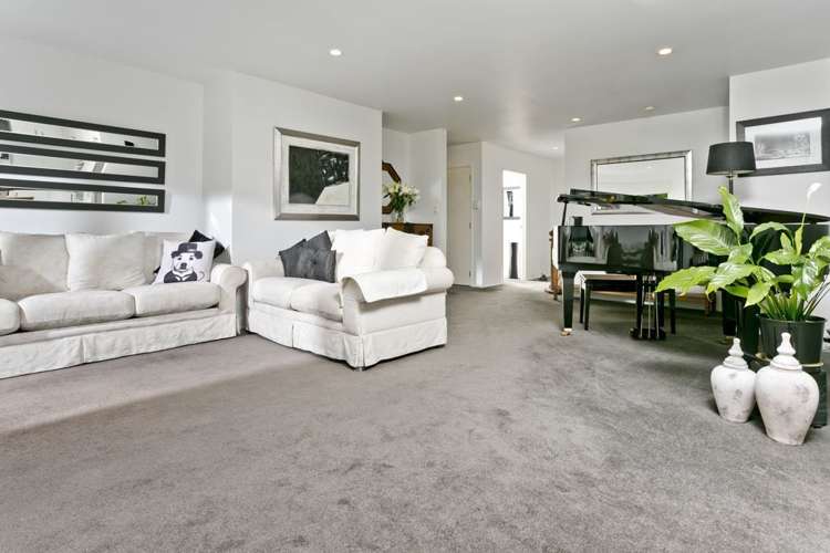 2/7 Seaview Avenue Northcote_10