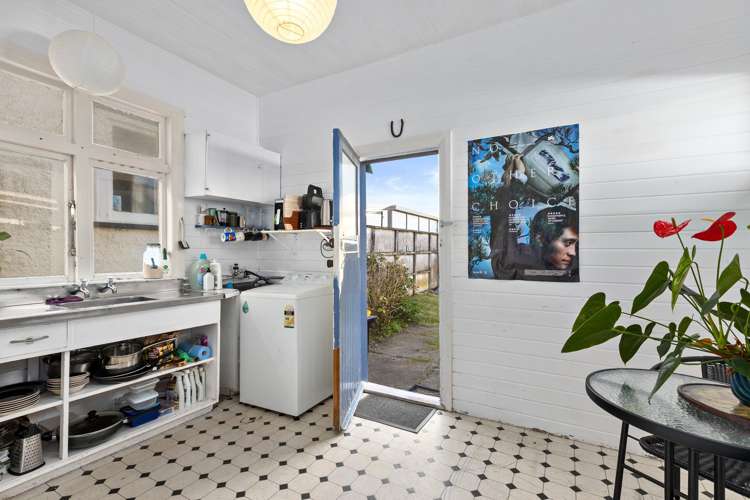 75 Apu Crescent Lyall Bay_8