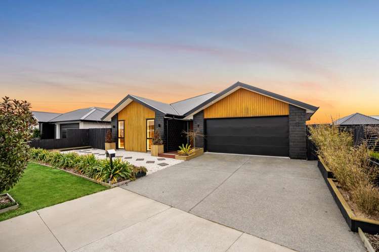 12 Orchiston Way_0