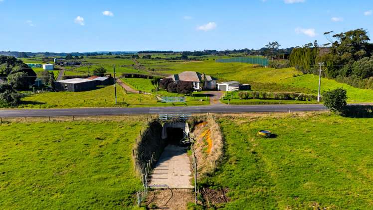 251, 256, 265 Glenbrook Beach Road Glenbrook_29