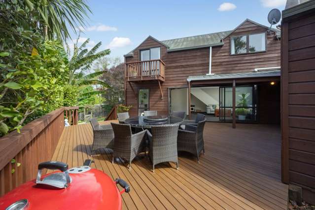 Tropical Sanctuary – Your Te Atatu Oasis