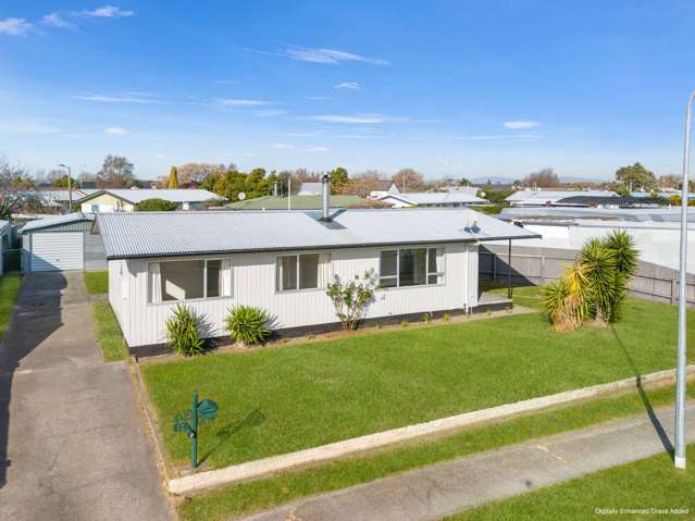 17 Tait Drive Greenmeadows
