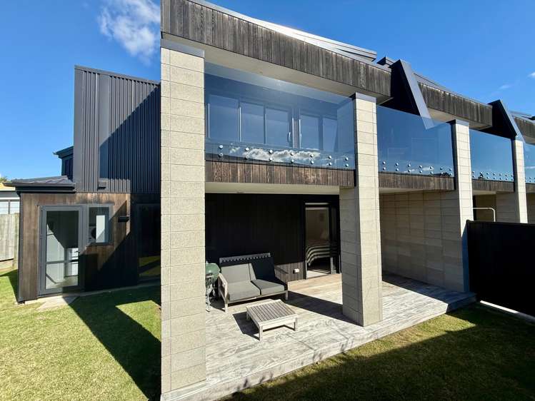 11/12 Stewart Street Raglan_37