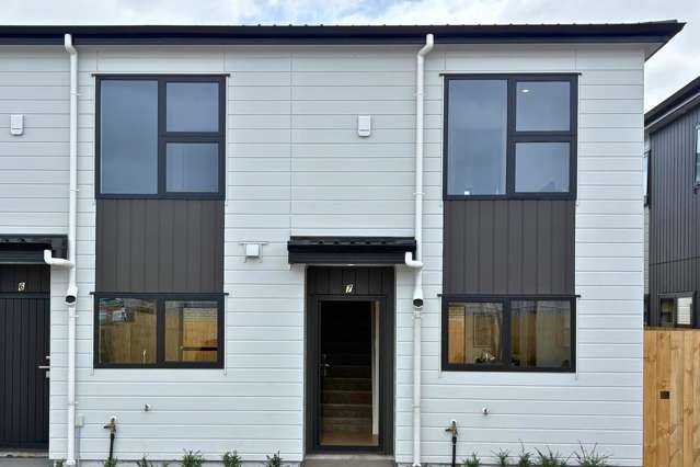 Townhouse with 2 Ensuites + guest washroom