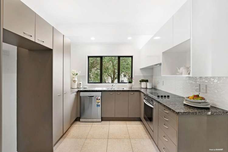 34 Skip Lane East Tamaki_13