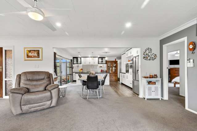 17 Lord Auckland Road Wakefield_4