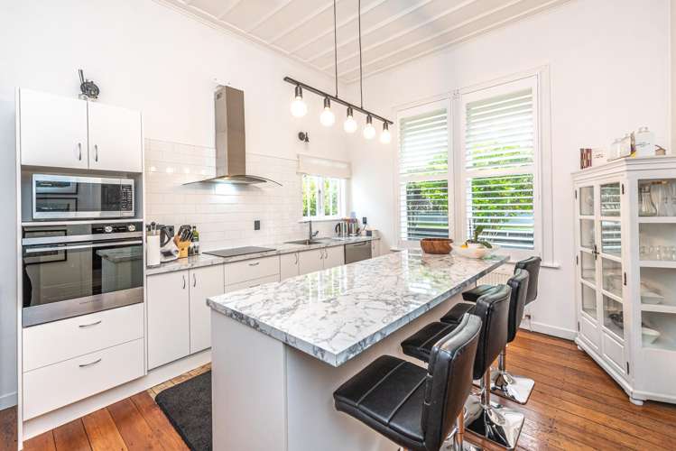 24 Brassey Road Saint Johns Hill_10