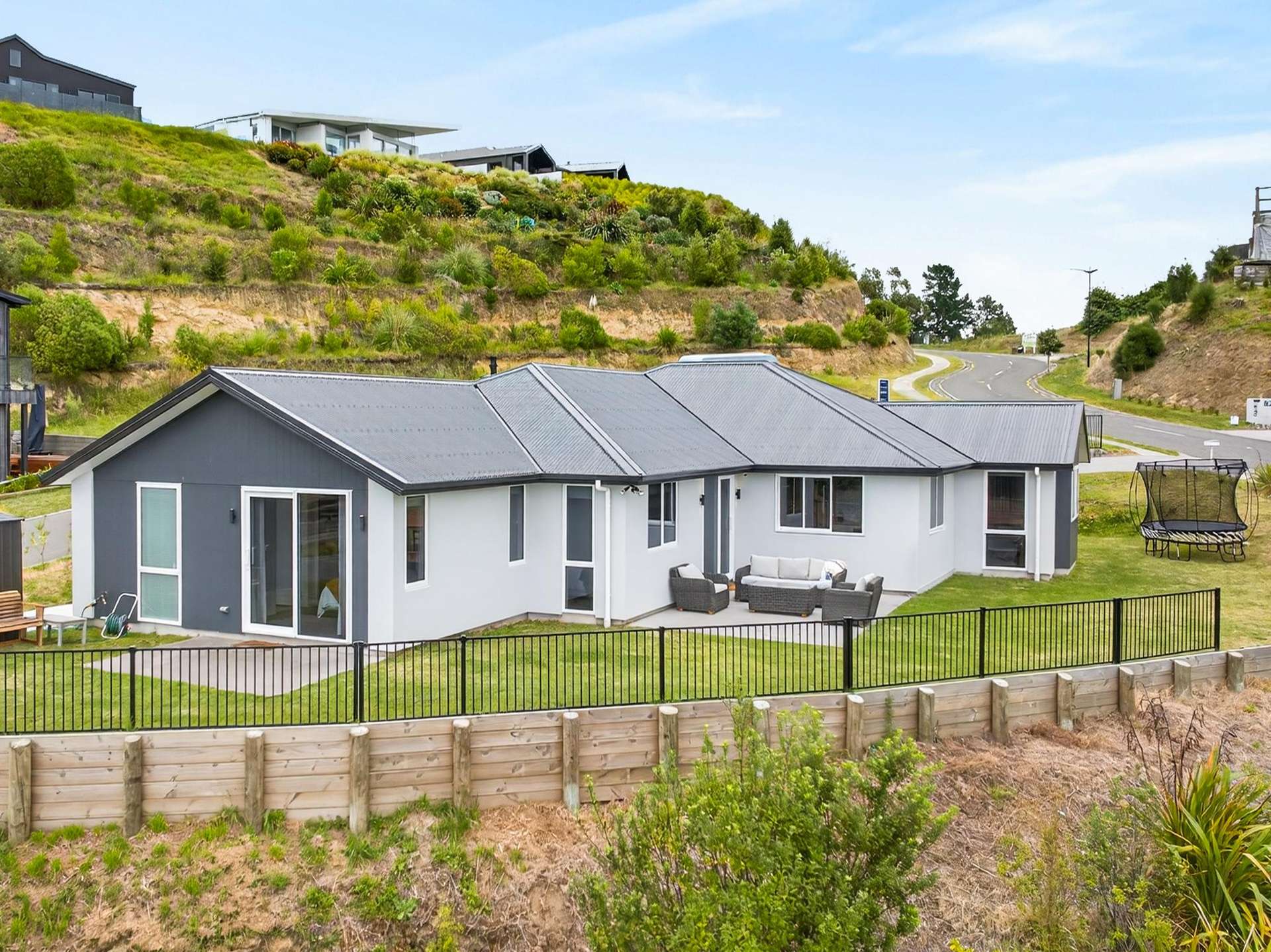 77 Oak Road Poraiti_0