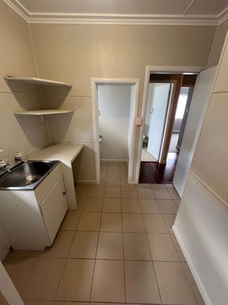  225 Fox Street Hamilton East_12