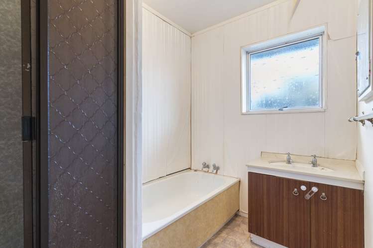 2/57 Moana Avenue One Tree Hill_9