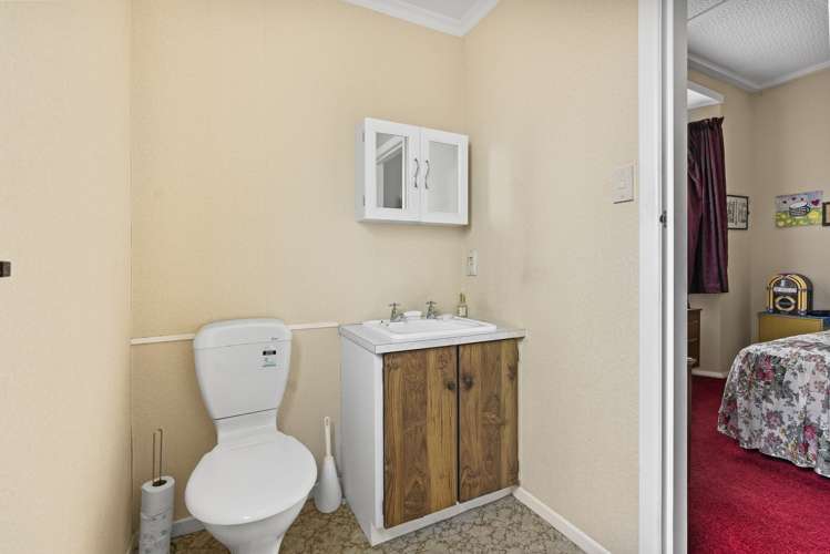 12 Dunn Street Egmont Village_9