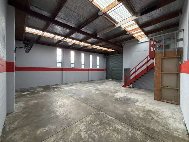 Functional warehouse with office in East Tamaki