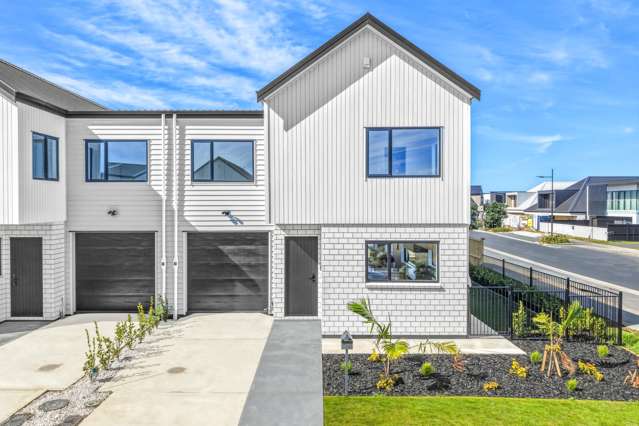 Brand New 4-Bed Home with Scenic Hobsonville Views