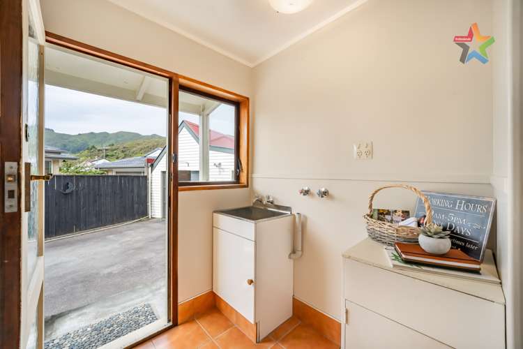 3 Mcenroe Grove Naenae_13