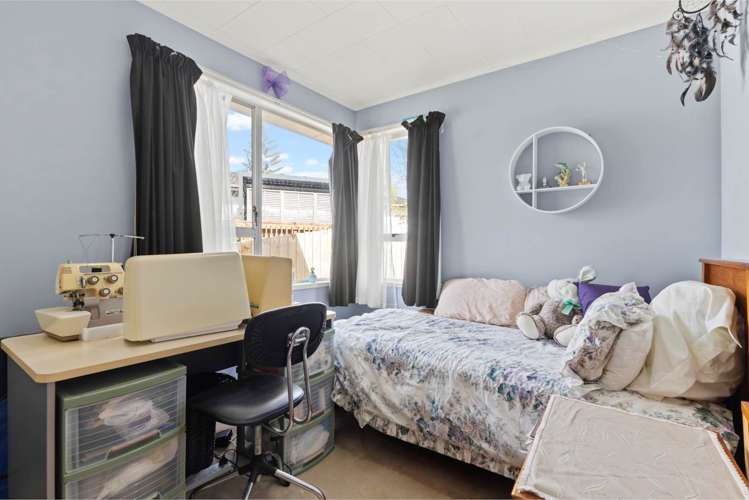 31 Mirrabooka Avenue Botany Downs_10