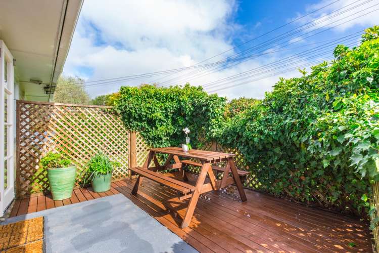 15 Flanshaw Road Te Atatu South_12