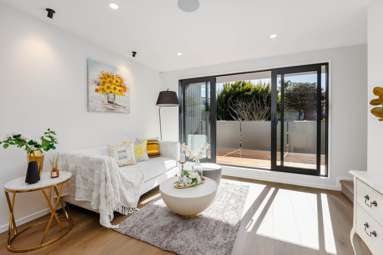 5 Kapiti Place_4