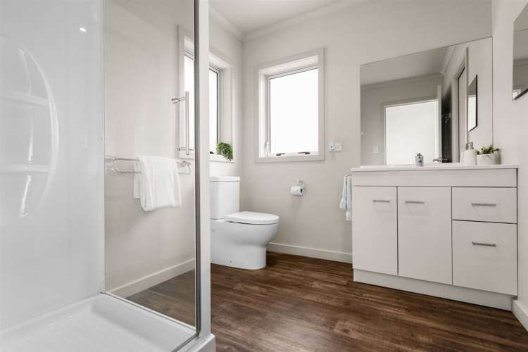 5 Gregory Grove Clive_6