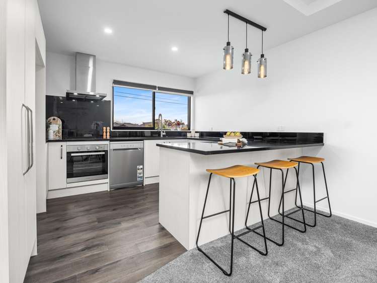 5 Gallop Lane Yaldhurst_3