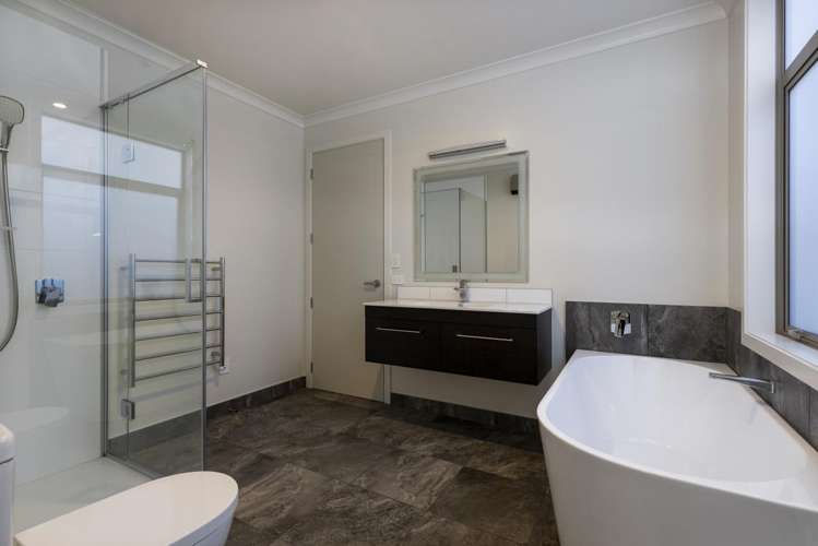 18 Lake View Place Fairhall_8
