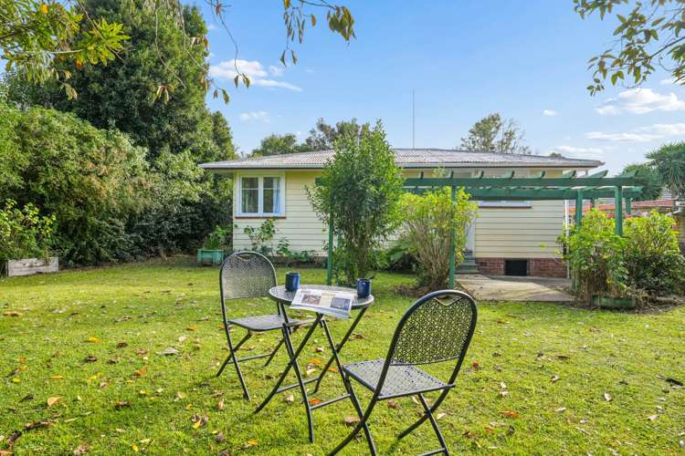 6 Holman Road Te Atatu Peninsula_11