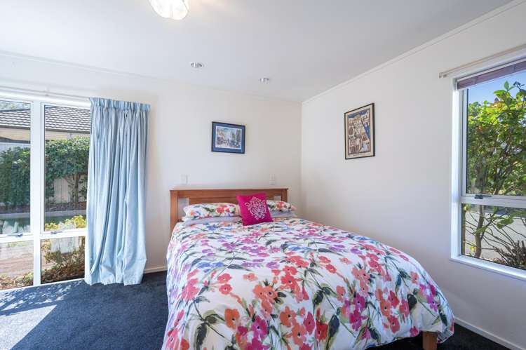 15 Aldinga Avenue Stoke_8