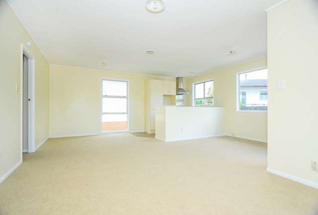 2/7 Almond Place Mount Wellington_4