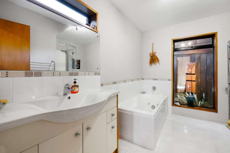 5 Epsom Place Chartwell_21