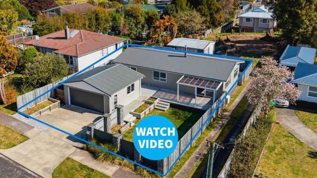 Pristine Conditon - Double Glazed - Double Garage - Fully Fenced