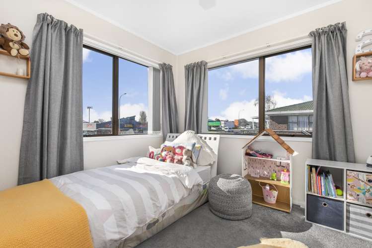 2/58 Challen Close Conifer Grove_8