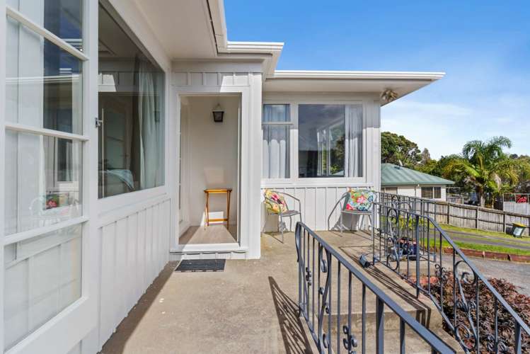 2/212 Moore Street Howick_5