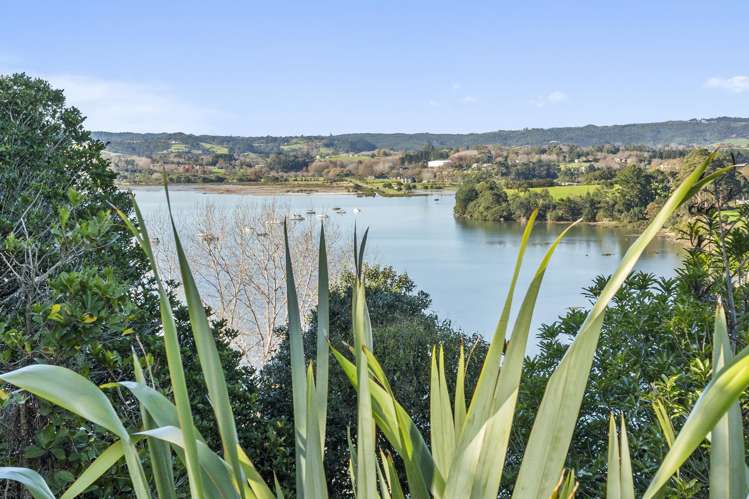 27 Pohutukawa Avenue Cockle Bay_22