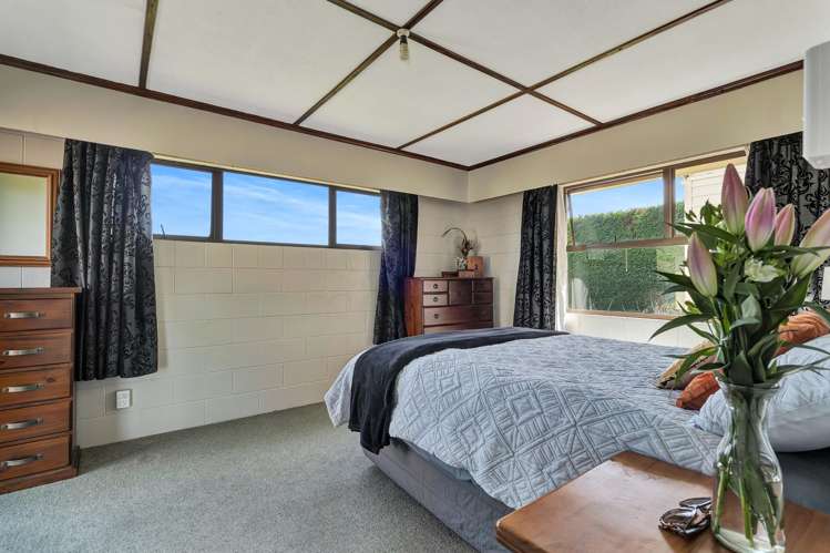 2062 South Road Otakeho_11