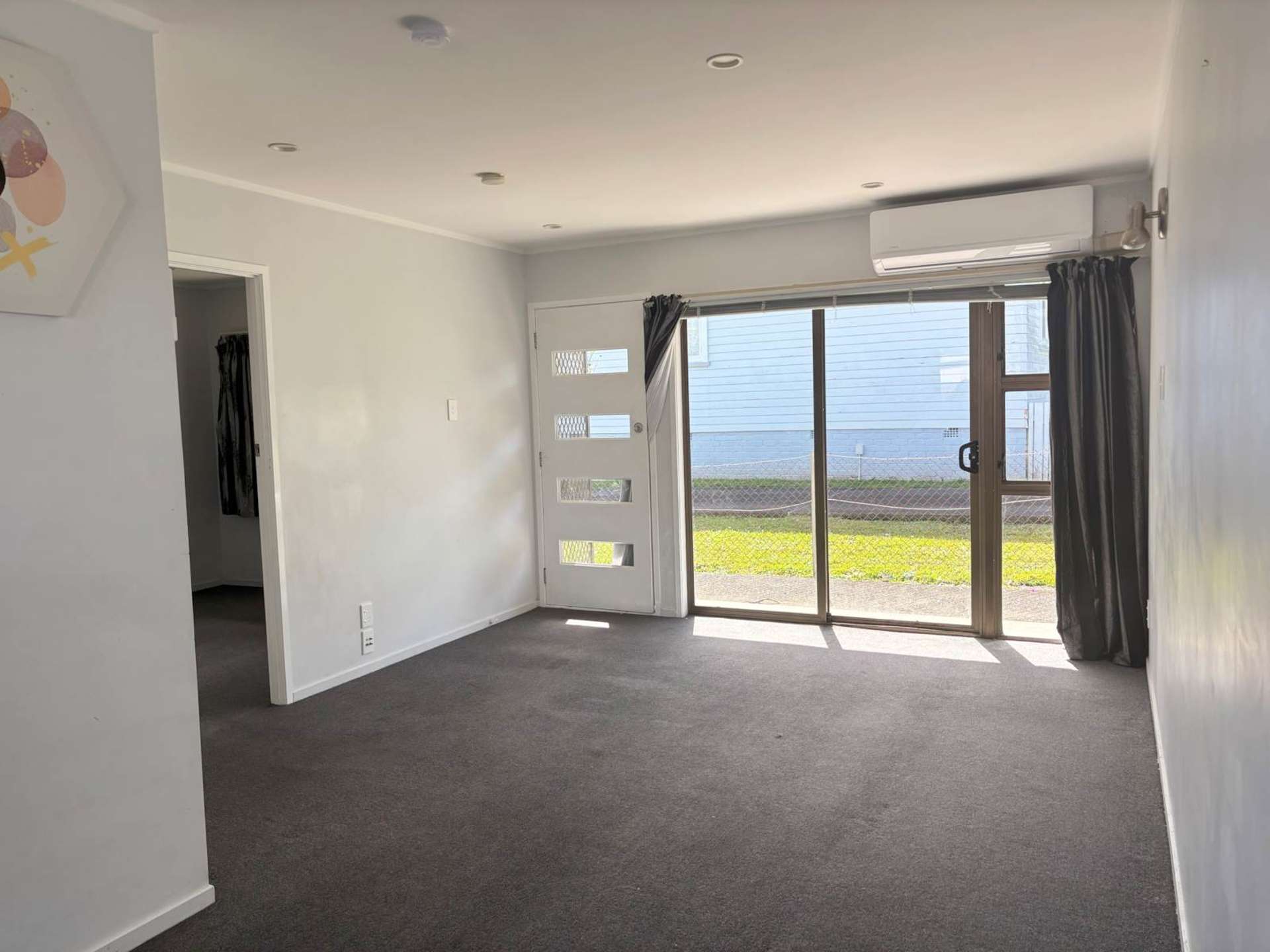 2/81 White Swan Road Mt Roskill_0