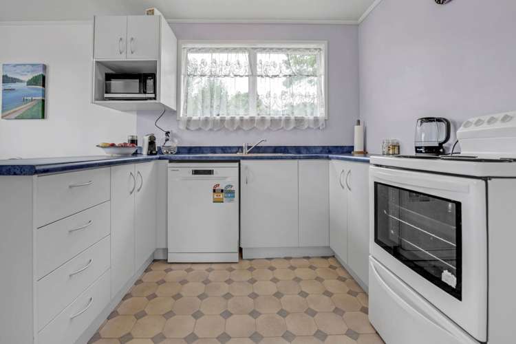 20 Kelman Road Kelston_12