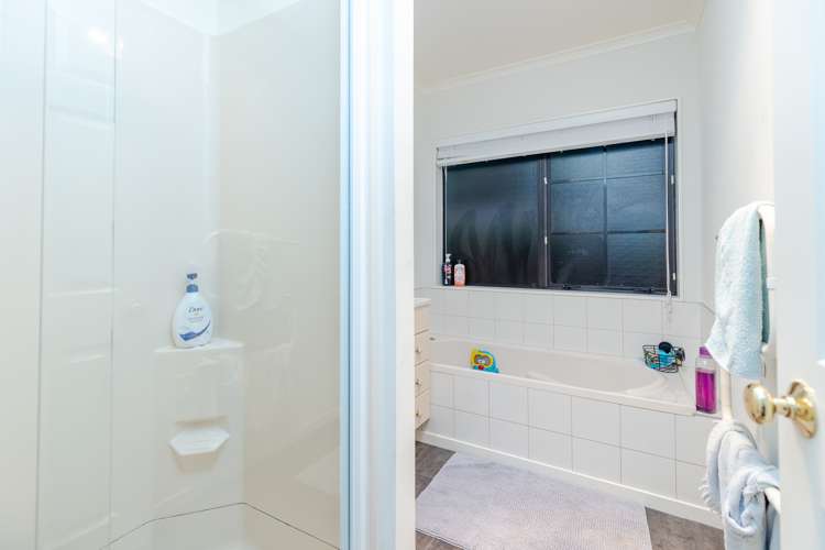 11 Greenough Place Rototuna_13