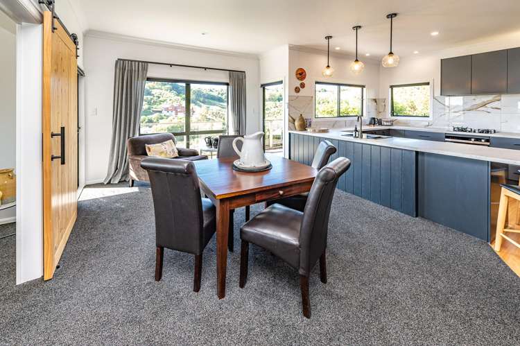 1 Shakespeare Road Bastia Hill_6