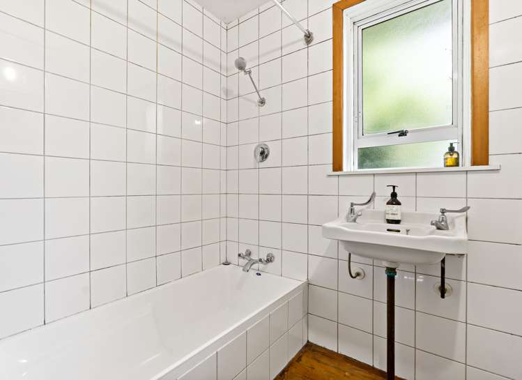 23 Taipari Road Te Atatu Peninsula_11